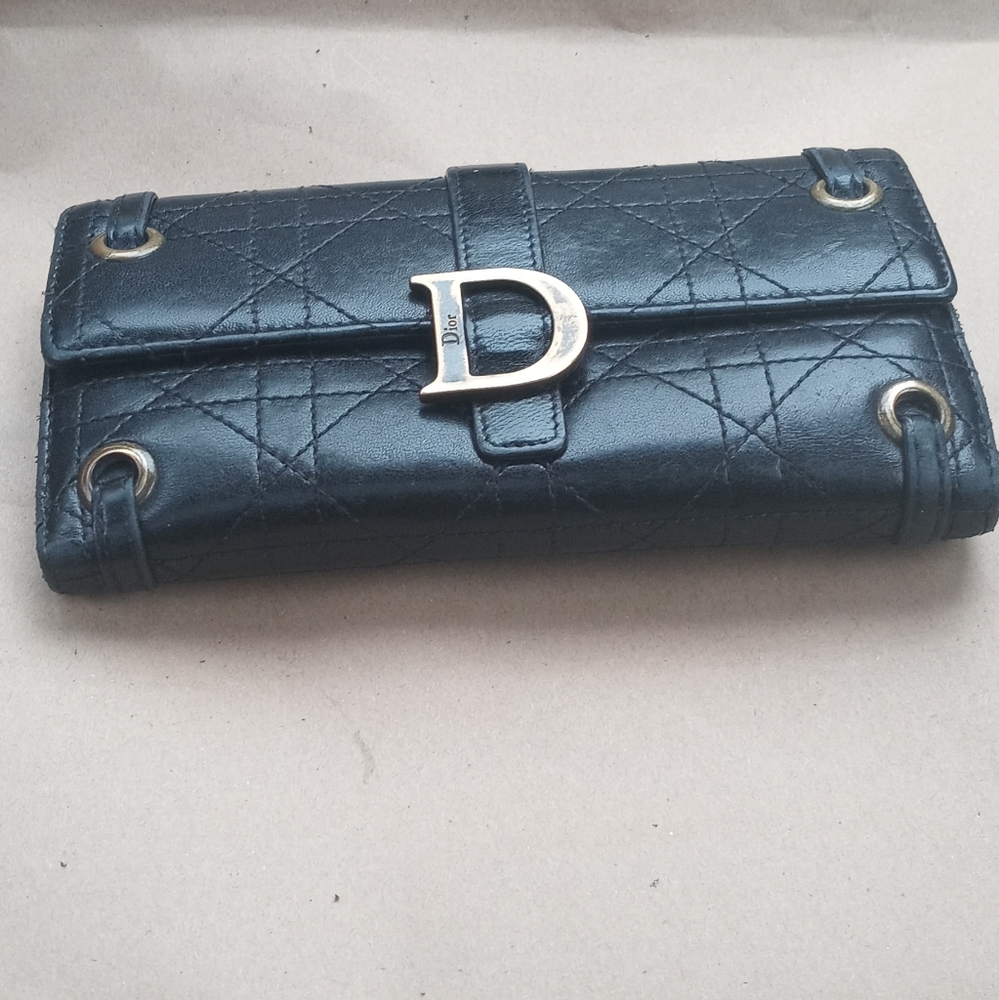 Dior wallet
